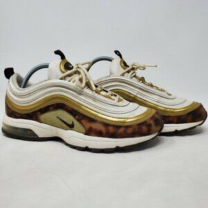 Nike Women's Sneakers in Gold and Brown